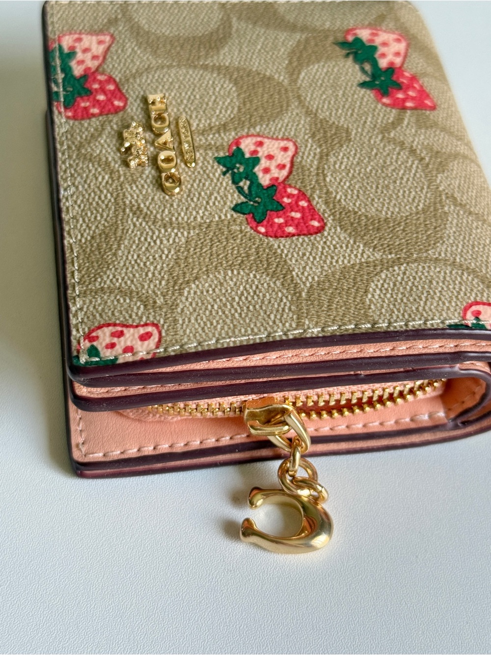 Coach strawberry wallet - Picture 5 of 5